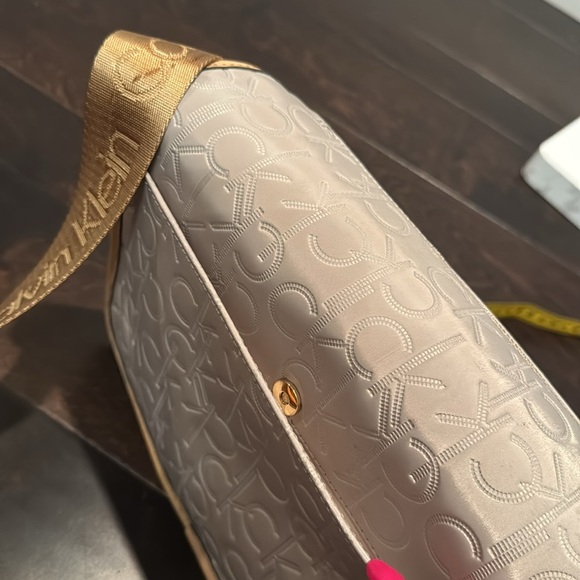 Calvin Klein Embossed Crossbody Bag NWT - Picture 13 of 16